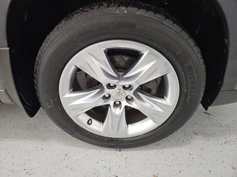 Used 2014 Toyota Highlander Limited image 8