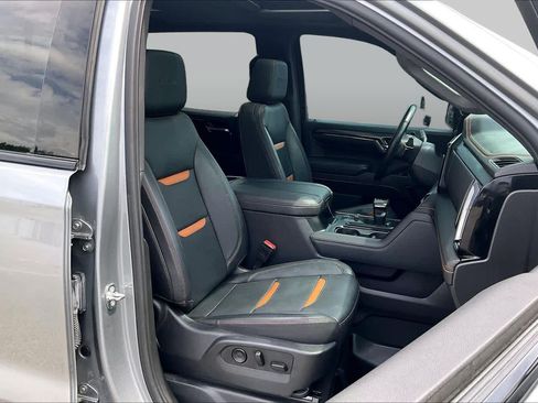 Used 2023 GMC Sierra 1500 AT4 w/ AT4 Preferred Package AWD/4WD image 9