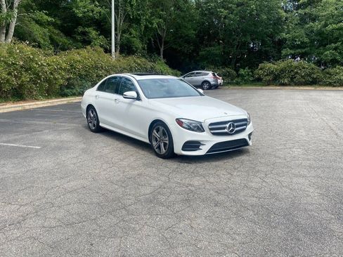 Used 2018 Mercedes-Benz E 300 image 3