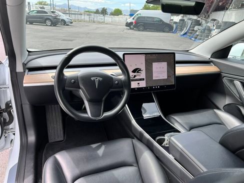 Used 2018 Tesla Model 3 Mid Range RWD image 22