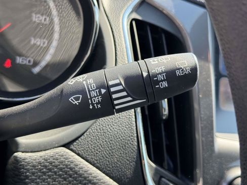 Used 2018 Chevrolet Cruze LT w/ Sun And Sound Package FWD image 22