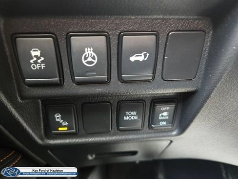 Used 2020 Nissan Pathfinder SL AWD/4WD image 29