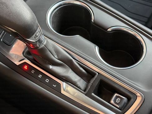 Used 2024 Chevrolet Equinox LS w/ LS Convenience Package image 21