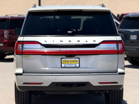 Used 2021 Lincoln Navigator Reserve image 6