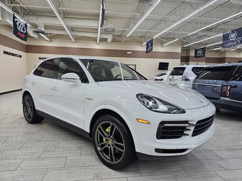 Used 2020 Porsche Cayenne E-Hybrid image 5