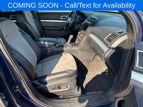 Used 2017 Ford Explorer XLT w/ Equipment Group 202A AWD/4WD image 11