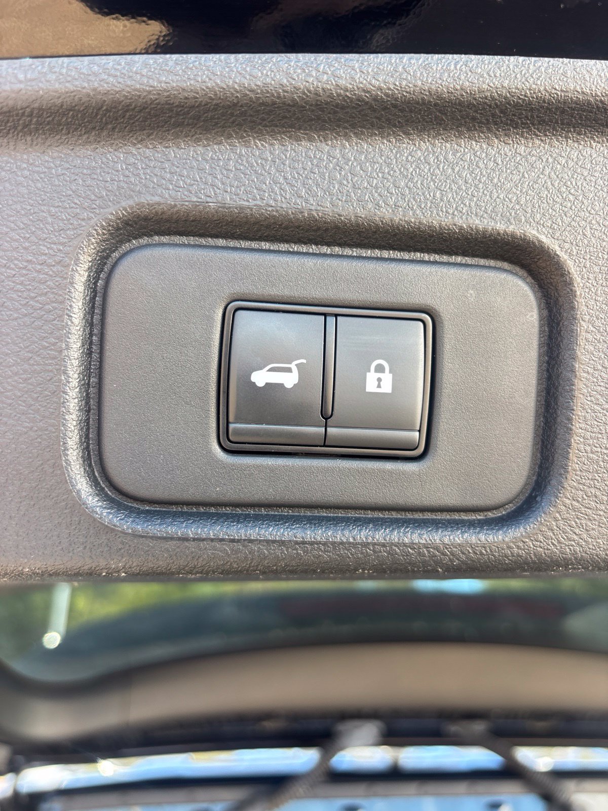 Used 2024 Nissan Pathfinder Platinum FWD image 13