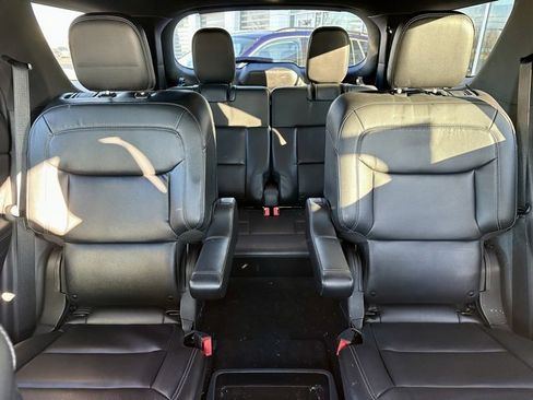 Used 2020 Ford Explorer XLT w/ Equipment Group 202A image 19