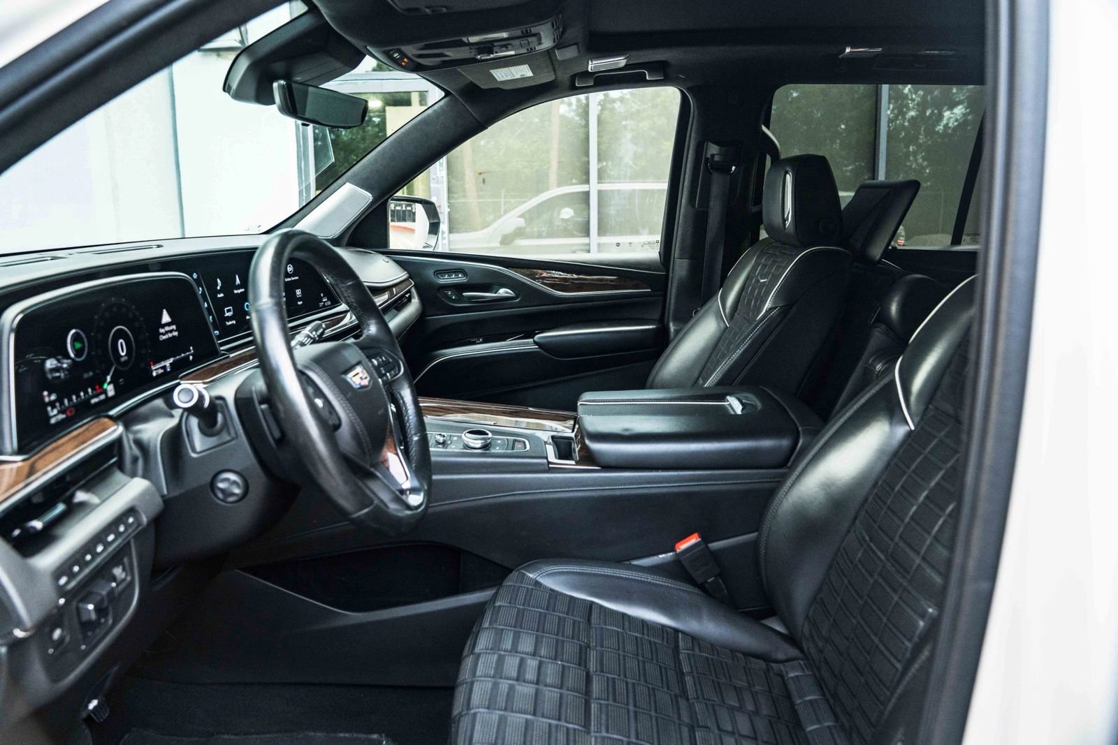Used 2021 Cadillac Escalade Sport Platinum w/ LPO, ONYX Package AWD/4WD image 17