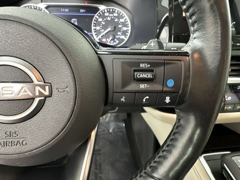 Used 2022 Nissan Pathfinder SL AWD/4WD image 14