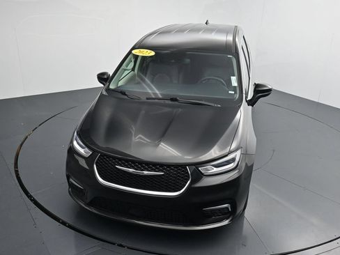 Used 2023 Chrysler Pacifica Touring-L FWD image 25