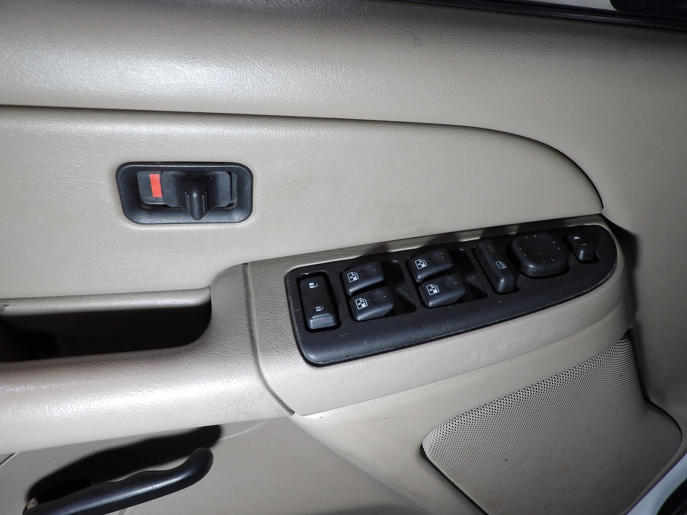 Used 2004 GMC Yukon XL SLE RWD image 9