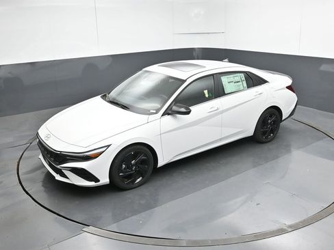 New 2026 Hyundai Elantra SEL Sport Premium FWD image 18