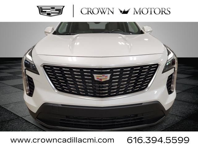 Certified 2023 Cadillac XT4 Luxury w/ Driver Awareness Package FWD image 8