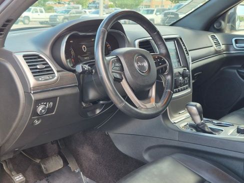 Used 2018 Jeep Grand Cherokee Limited AWD/4WD image 10