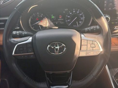 Used 2020 Toyota Highlander Platinum image 7