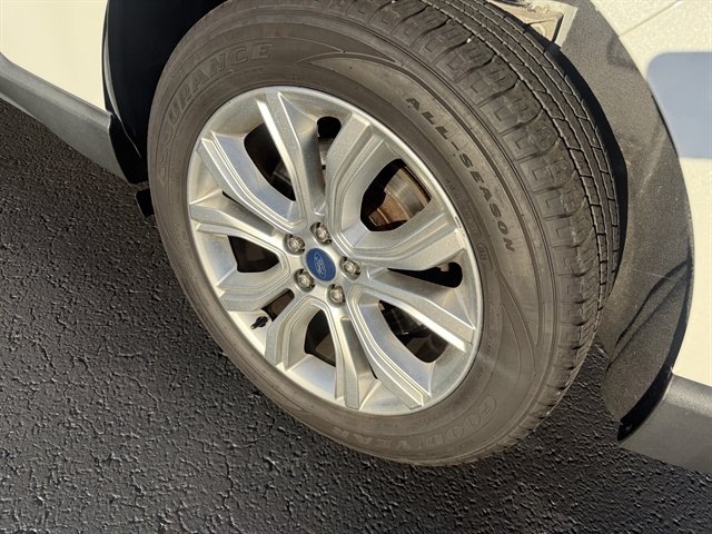 Used 2021 Ford Edge Titanium w/ Equipment Group 301A AWD/4WD image 38