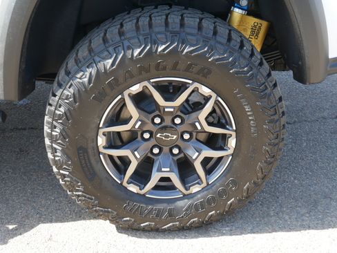 New 2025 Chevrolet Colorado ZR2 w/ Off-Road Front Bumper Package AWD/4WD image 3