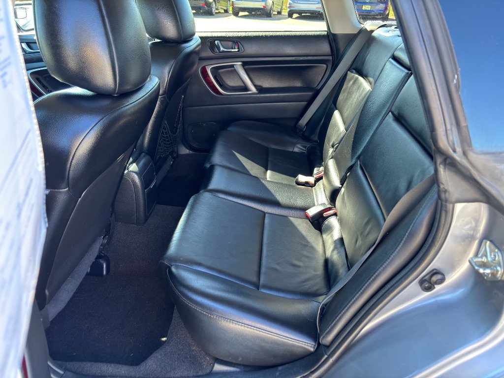 Used 2009 Subaru Outback 2.5i Limited AWD/4WD image 19