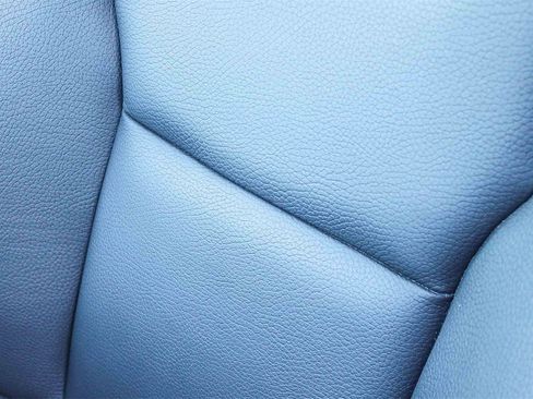 Used 2025 Volvo XC60 B5 Plus image 25