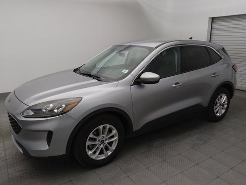 Used 2021 Ford Escape SE FWD image 2