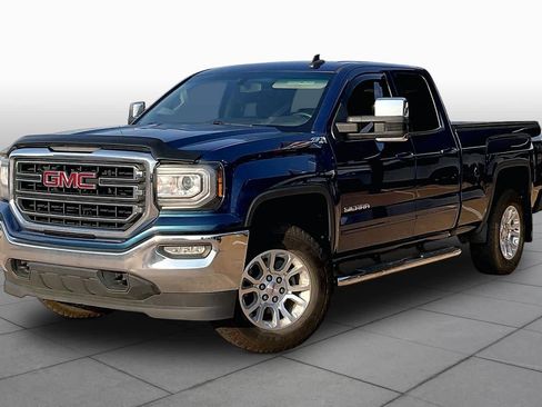 Used 2019 GMC Sierra 1500 SLE w/ SLE Value Package AWD/4WD image 3