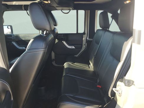 Used 2017 Jeep Wrangler Unlimited Rubicon w/ Dual Top Group image 23