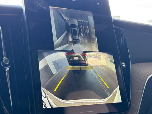 Used 2026 Volvo XC60 B5 Plus w/ Protection Package Premier image 18