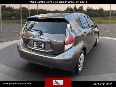 Used 2015 Toyota Prius C One image 8