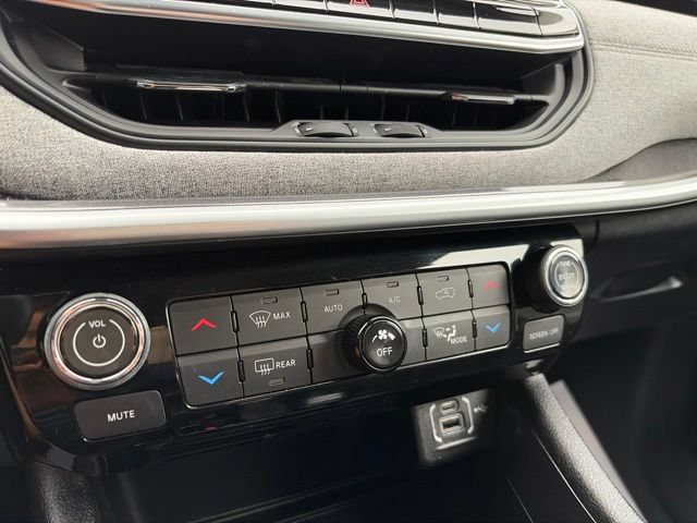 Used 2022 Jeep Compass Latitude AWD/4WD image 15
