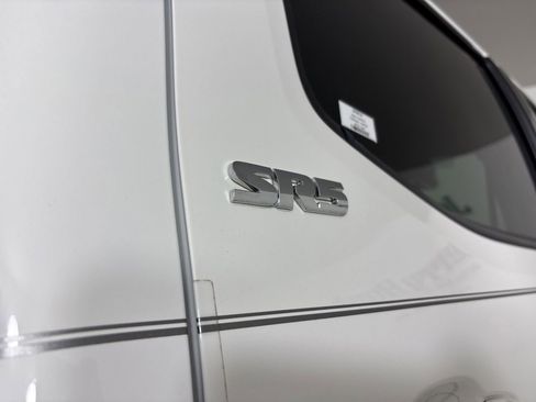 Used 2021 Toyota Tacoma SR5 AWD/4WD image 30
