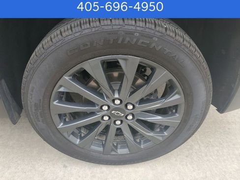 Used 2022 Chevrolet Traverse RS FWD image 11