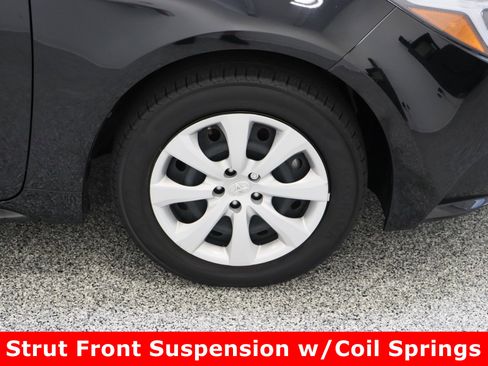 Used 2024 Toyota Corolla LE image 5