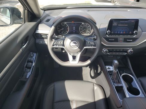 New 2025 Nissan Altima 2.5 SR image 13