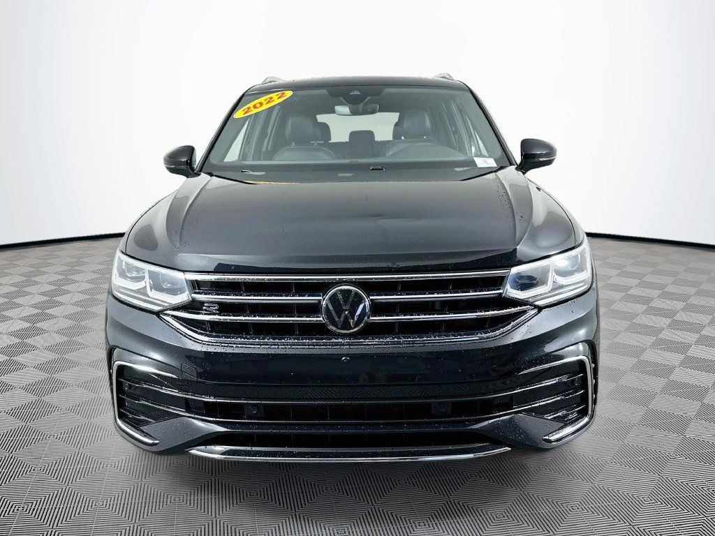 Used 2022 Volkswagen Tiguan SEL R-Line AWD/4WD image 3