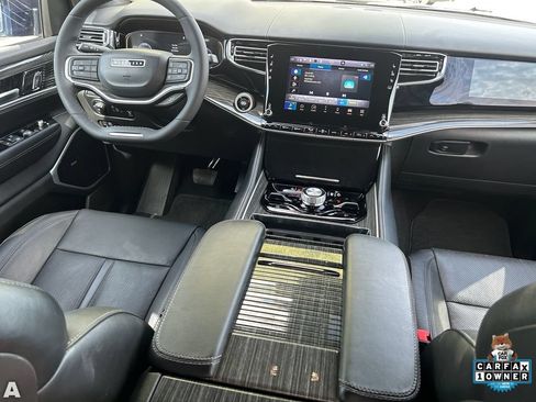 Certified 2022 Jeep Wagoneer Series III w/ Premium Group I AWD/4WD image 15