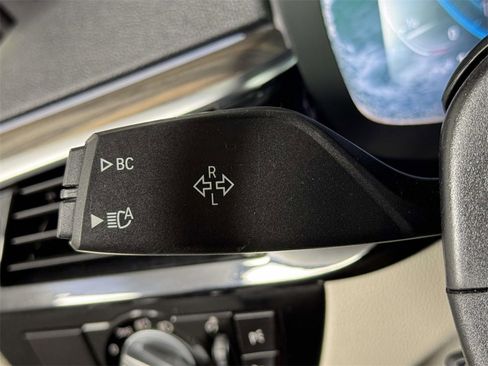 Used 2021 BMW 530e xDrive w/ Premium Package image 21