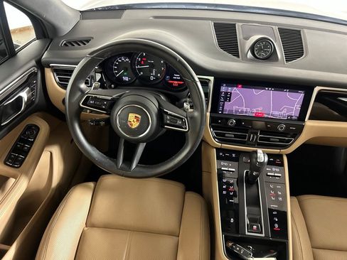 Certified 2023 Porsche Macan AWD/4WD image 19