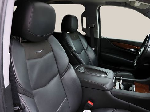 Used 2019 Cadillac Escalade Luxury RWD image 22