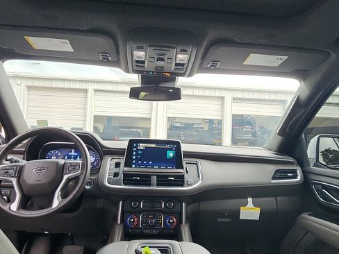 Used 2024 Chevrolet Tahoe Z71 w/ Luxury Package AWD/4WD image 21