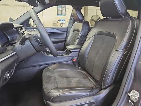 Used 2024 Jeep Grand Cherokee L Laredo image 15