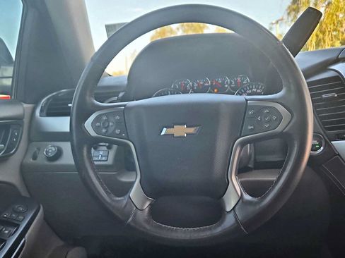 Used 2016 Chevrolet Suburban LT RWD image 19