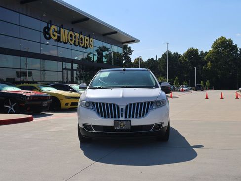 Used 2015 Lincoln MKX FWD w/ Equipment Group 102A image 39