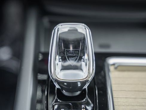 New 2026 Volvo XC60 B5 Plus w/ Protection Package Premier AWD/4WD image 26