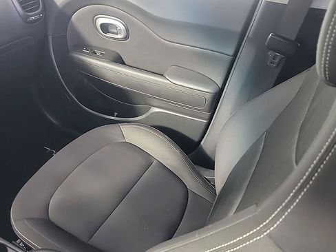 Used 2017 Kia Soul FWD image 20