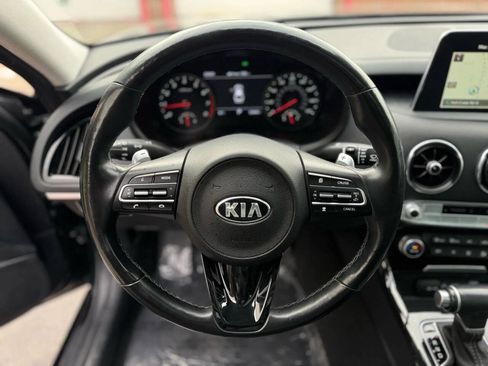 Used 2018 Kia Stinger Premium AWD/4WD image 12