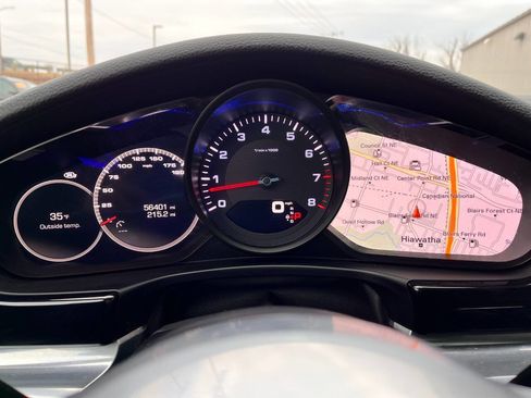 Used 2019 Porsche Panamera 4 image 11