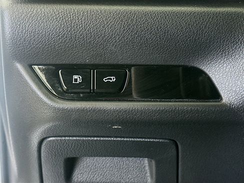 Used 2025 Lexus NX 250 FWD w/ Towing Package (2000 Lbs) image 17