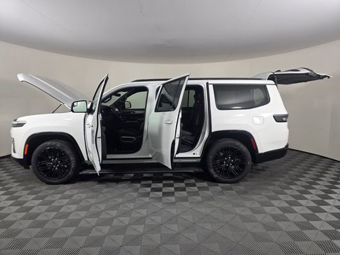 New 2026 Jeep Grand Wagoneer Limited image 17