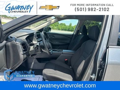 Used 2024 Nissan Rogue S AWD/4WD image 19